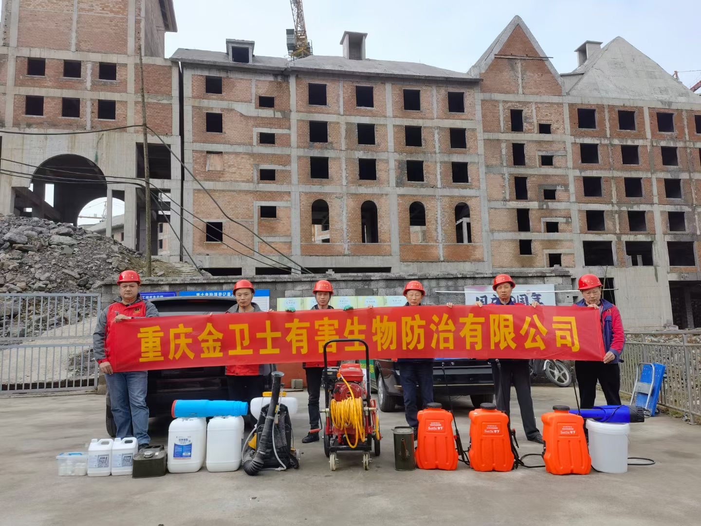 重慶陽光童年旅游景區(qū)，瑞士驛站白蟻防治施工現(xiàn)場